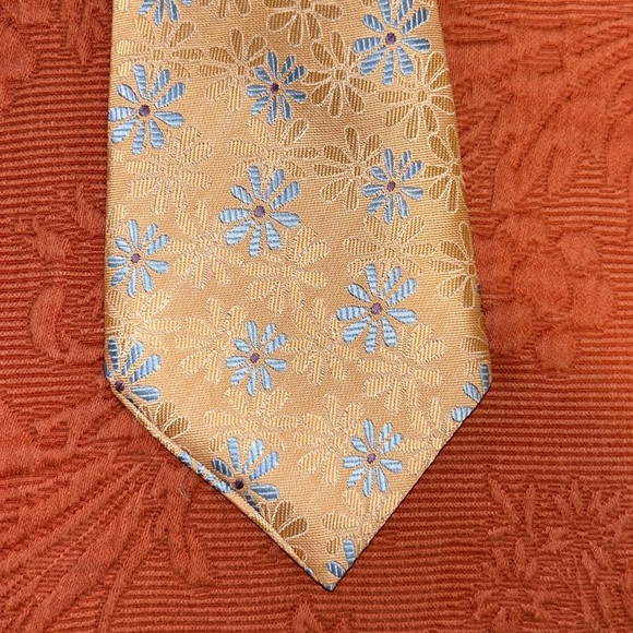 Floral Pattern Tie - Picture 7 of 7